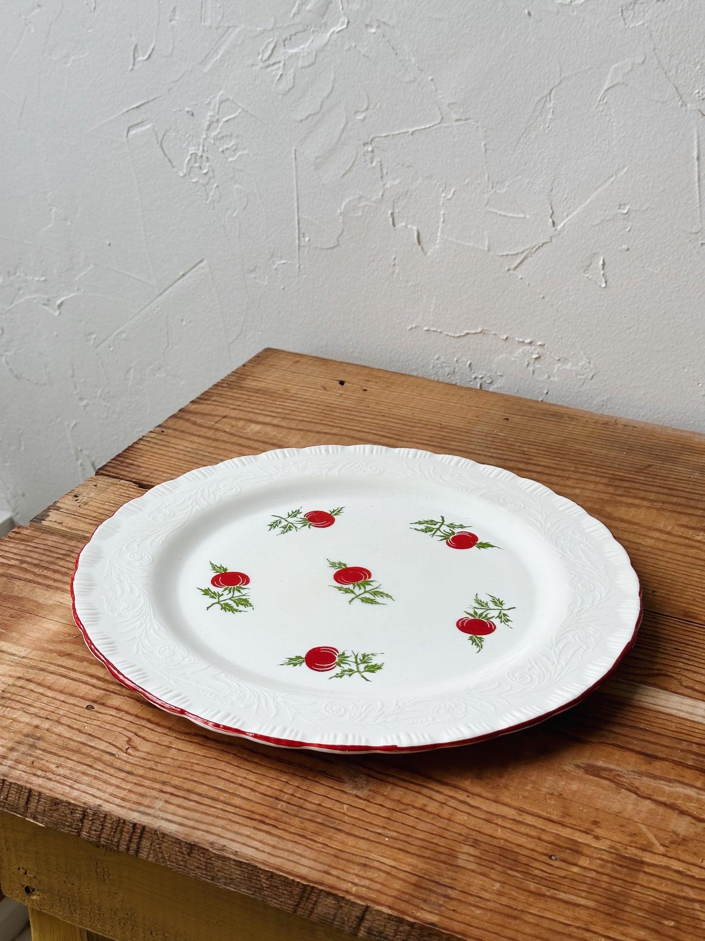 Vintage Tomato Plate - Pick Up Only