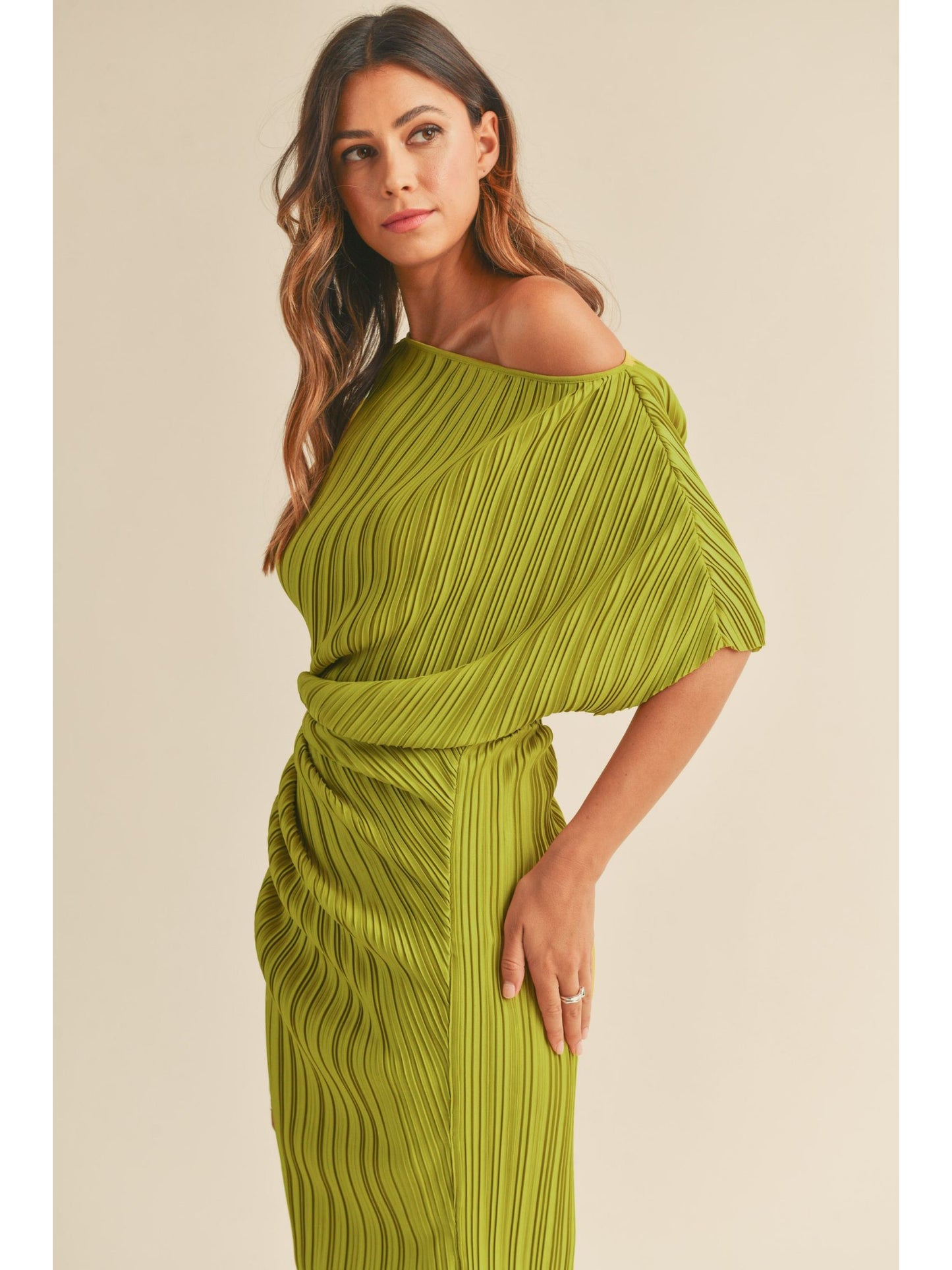 Kiwi Off Shoulder Pleated Dress