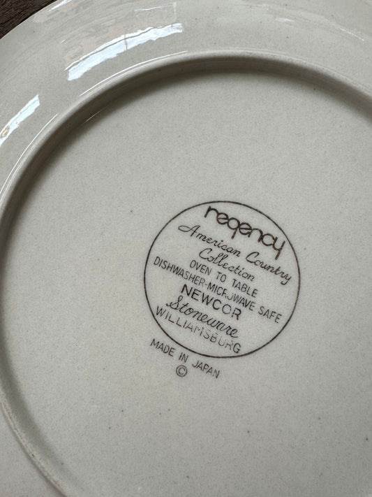 Williamsburg Pottery Plate Set - Pick Up Only