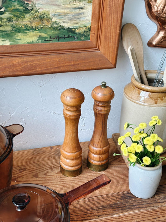 Vintage Wood Salt and Pepper Grinder