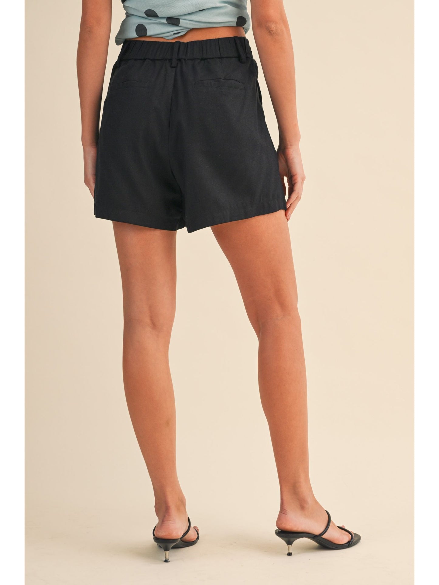Linen Pleated Basic Shorts