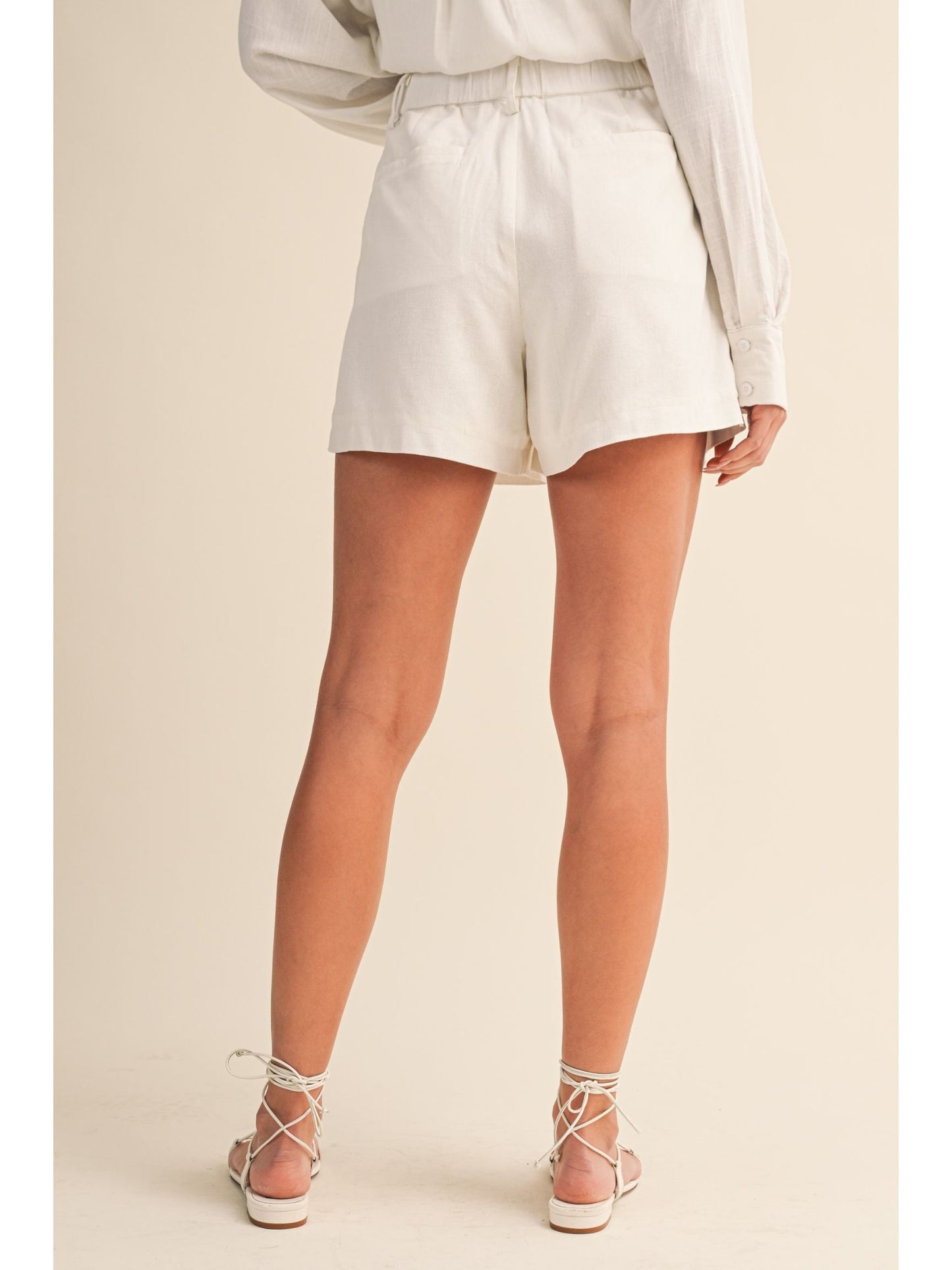 Linen Pleated Basic Shorts