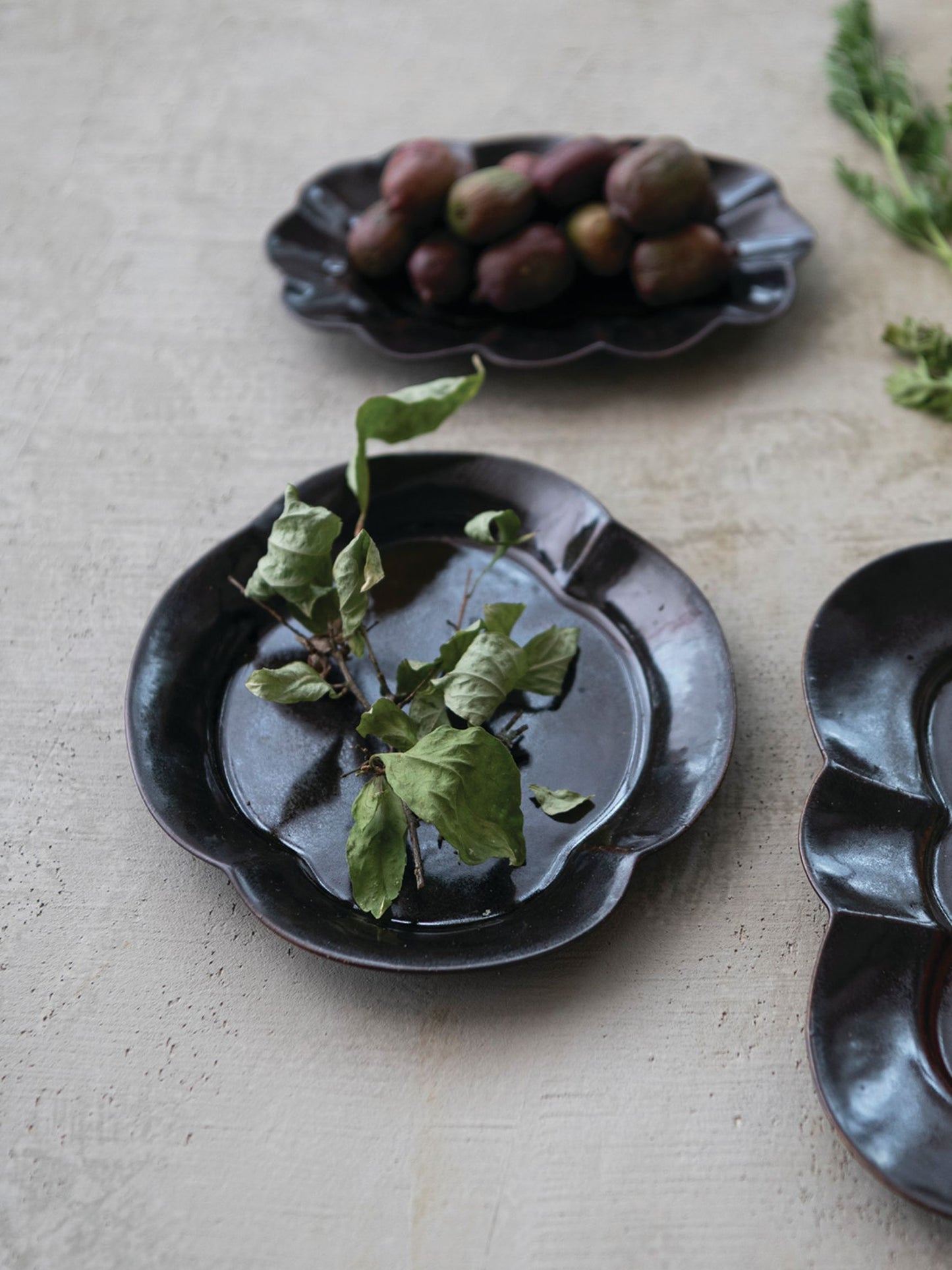 Brown Stoneware Scalloped Plate - M