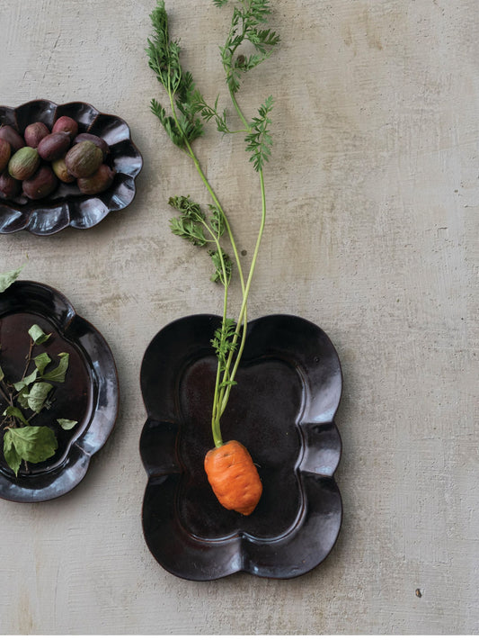 Brown Stoneware Scalloped Plate - L