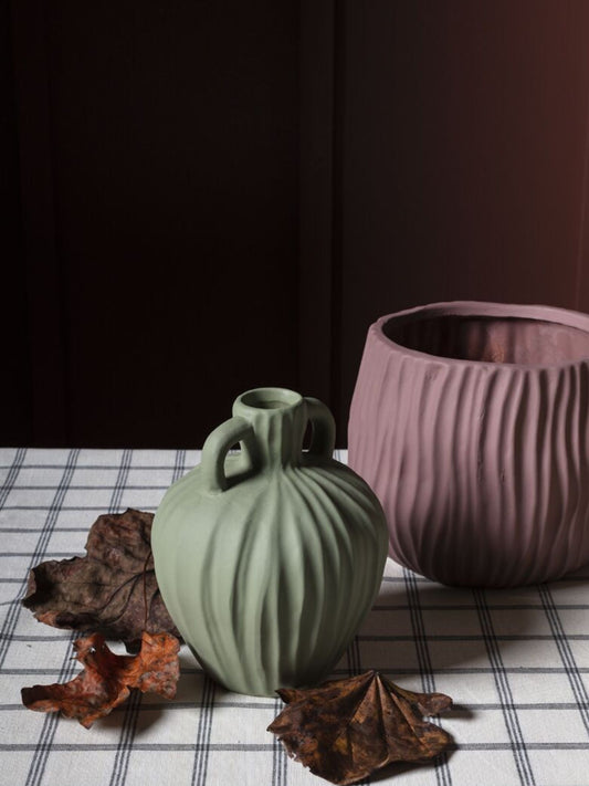 Green Thayer Budvase
